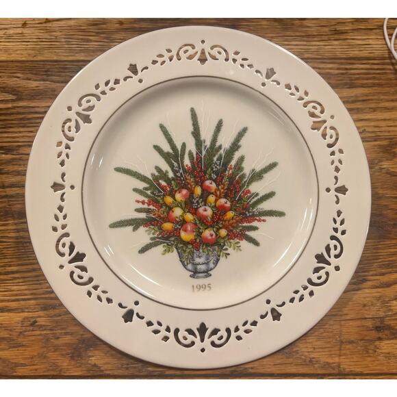 Lenox Colonial Bouquet Plate 1996 MASSACHUSETTS Pristine! - Picture 1 of 5